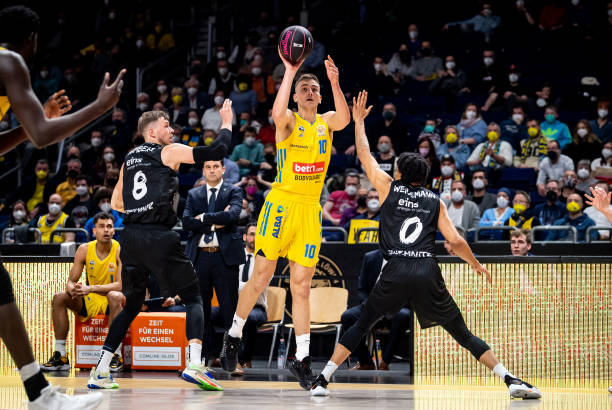 作为足球界 作为足球界